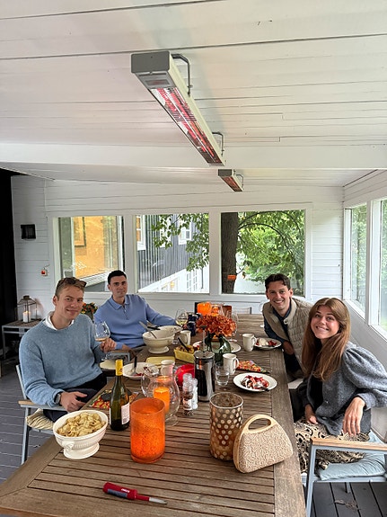 Et lite, men et hyggelig og ambisiøst team!