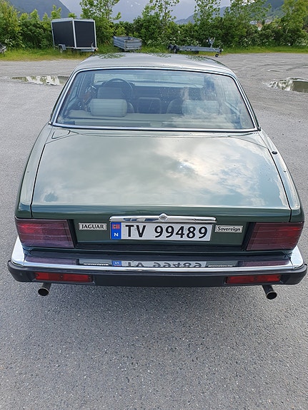 Jaguar XJ 4 of 22