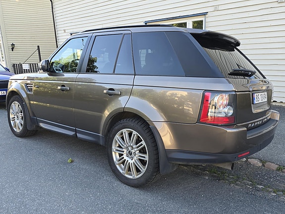 Land Rover Range Rover Sport 16 of 30