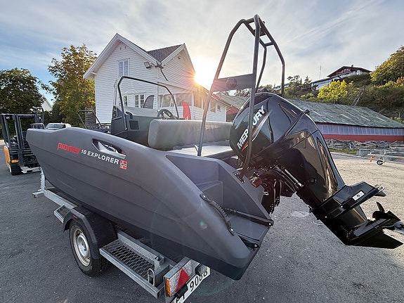 Pioner 16 Explorer Black Edition 4 of 7