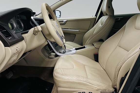 Volvo XC60 9 of 14