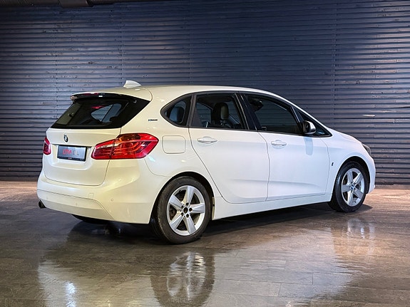 BMW 225xe 6 of 26