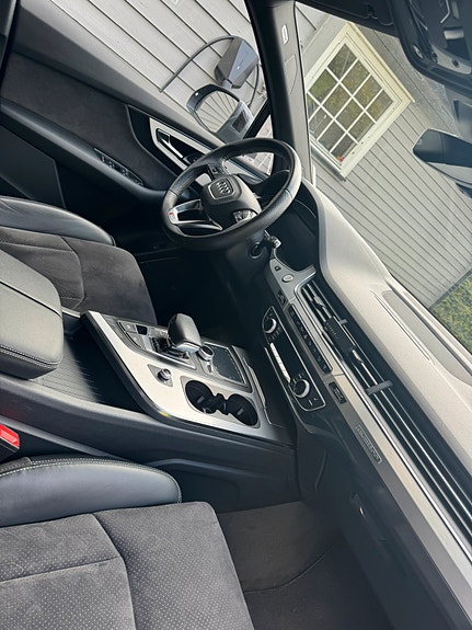 Audi Q7 12 of 14