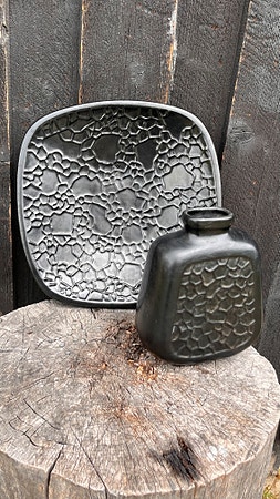 Dekorativ stort sort vintage keramikk vase og sort fat fra Spektro