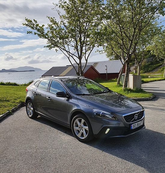 Volvo V40 Cross Country 3 of 5