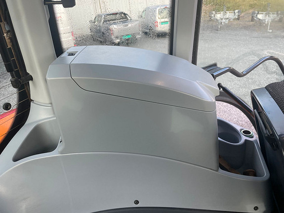 Valtra T254V m/FMG Underliggende skjær 2018, kr 879 000,-