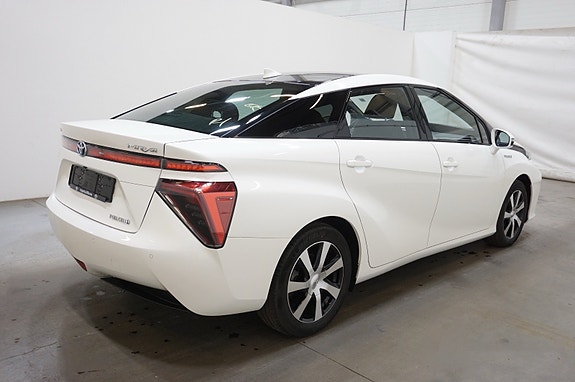Toyota Mirai 4 of 5