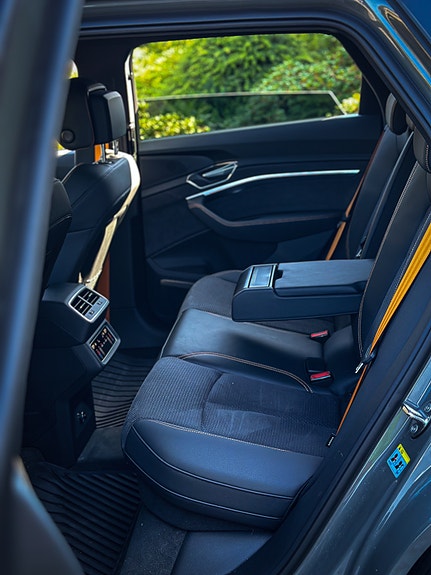 Audi e-tron 16 of 30