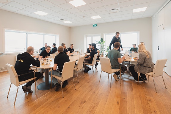 Lys og fin kantine har vi