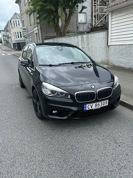 BMW 225xe 14 of 21