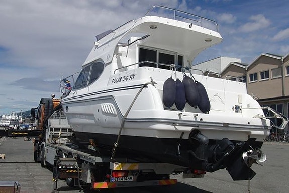 Ny pris - Flott tur- og familiebåt med flybridge 3 of 5