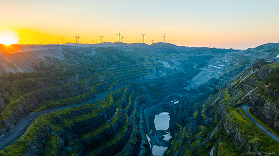 Gruven i solnedgang - Tellenes