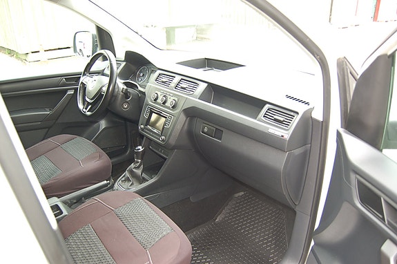 Volkswagen Caddy Maxi 9 of 12