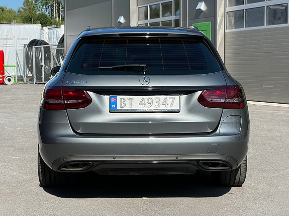 Mercedes-Benz C350 9 of 30