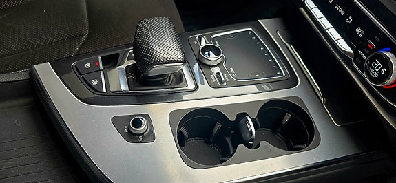 Audi Q7 9 of 22