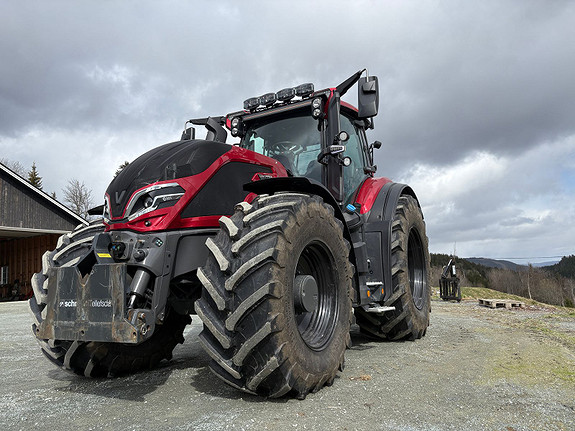 Valtra Q305 2023, kr 2 249 000,-