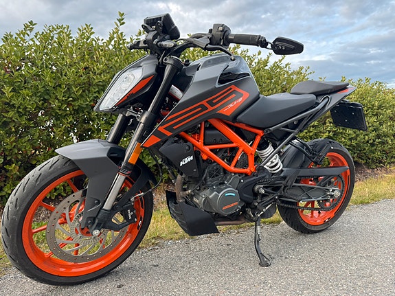 KTM 125 Duke 28 of 30