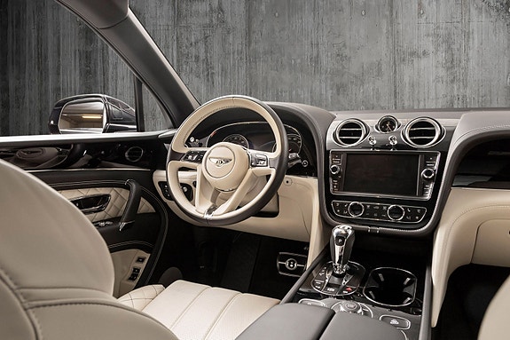 Bentley Bentayga 27 of 30