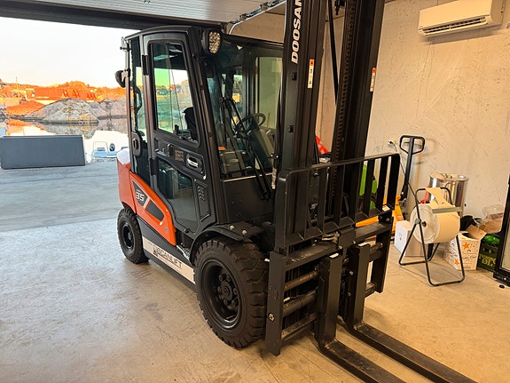 Doosan D35C-9 4 of 5