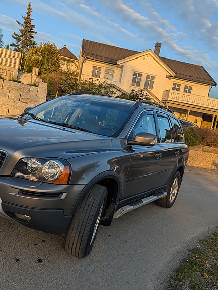 Volvo XC90 8 of 25