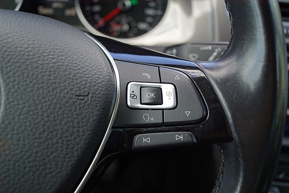 Volkswagen e-Golf VII 14 of 30