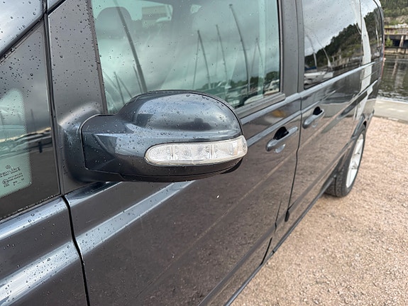 Mercedes-Benz Viano 27 of 30
