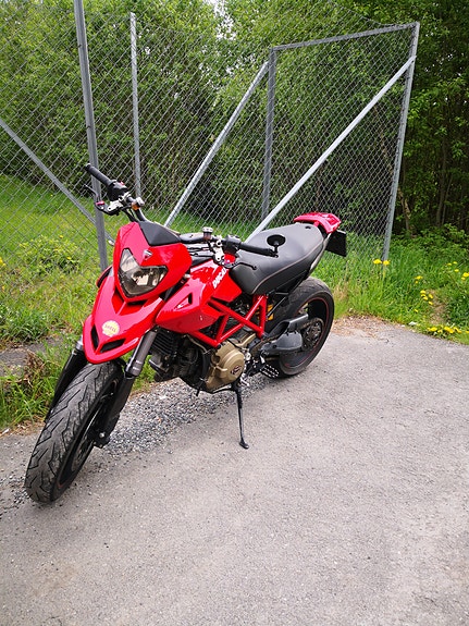 Ducati Supermotard 1100 S 4 of 24