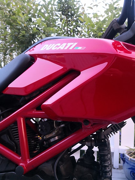 Ducati Supermotard 1100 S 11 of 24