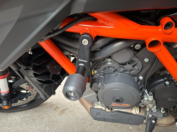 KTM 1290 Super Duke R 18 of 29