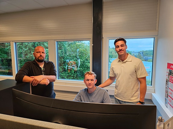 Du vil blant annet få jobbe sammen med Fredrik, Hallvard og Petter, som alle jobber på vår kalkulasjonsavdeling.