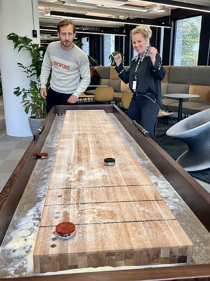 Shuffleboard på Oslokontoret