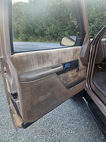 Chevrolet Silverado 17 of 19