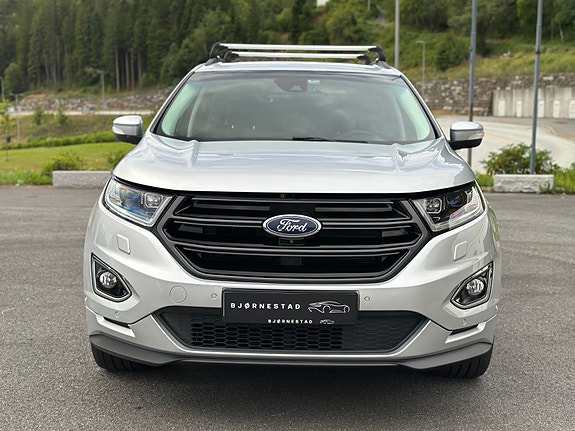 Ford Edge 2 of 5