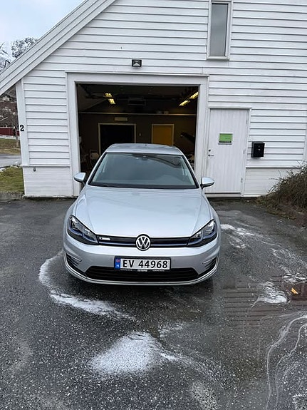 Volkswagen e-Golf VII 5 of 19