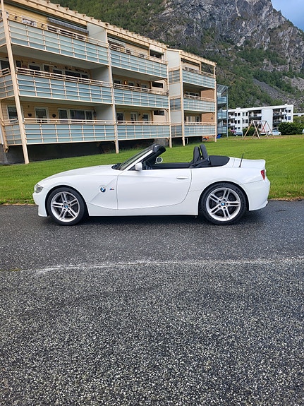 BMW Z4 2 of 5