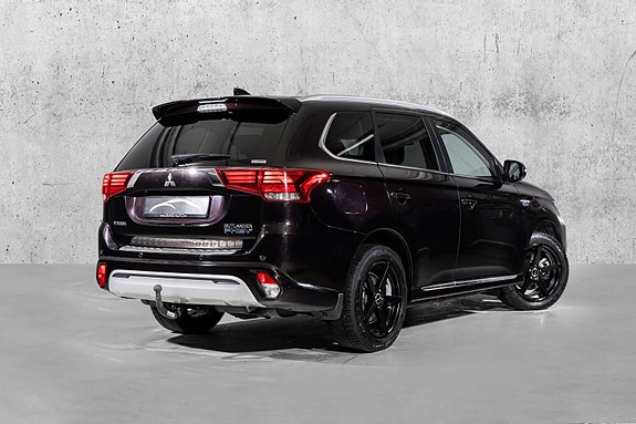 Mitsubishi Outlander 2 of 27