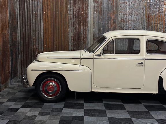 Volvo PV 16 of 30