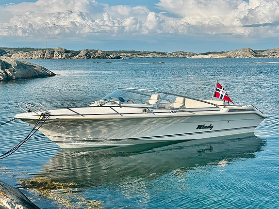 Høstpris på Norges best bevarte Windy 7500 med ny motor! 2 of 21