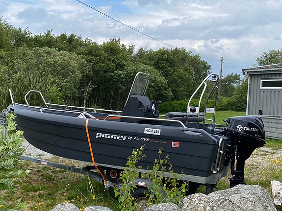 Pioner 14 Active Dark Line Advanced edition. Tohatsu 9,9 Sport Thrust 2 of 12