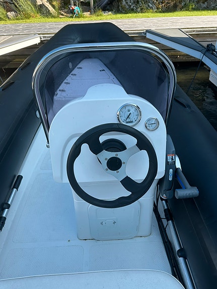 Brig Falcon 500 16ft 4 of 5
