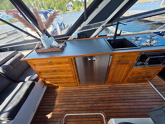 Sunseeker 40 Travado med akter Cabin, mye påkostet og stor badeplattform 26 of 30