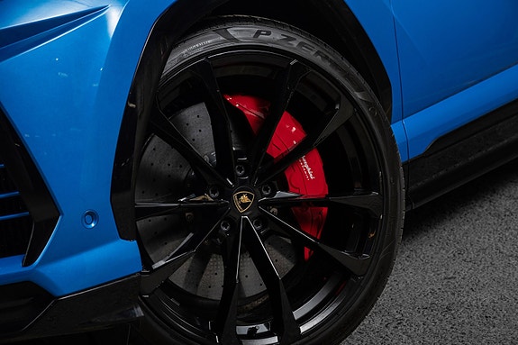 Lamborghini Urus 17 of 30