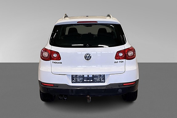 Volkswagen Tiguan 5 of 5
