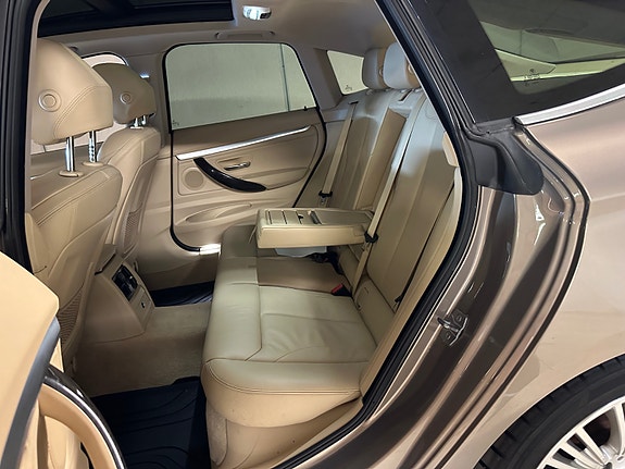 BMW 328i 26 of 30