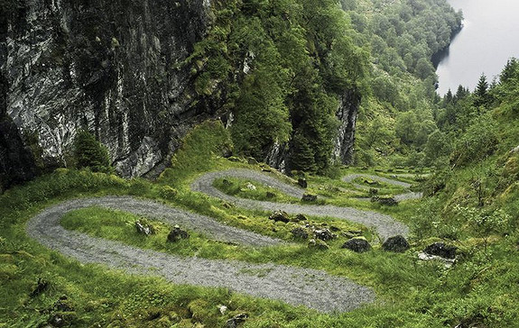 Kossdalsvingane er ein populært turistattraksjon