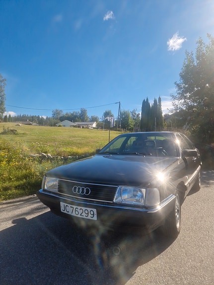 Audi 100 2 of 5