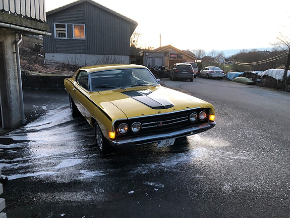 Ford Fairlane 3 of 6