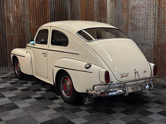 Volvo PV 13 of 30