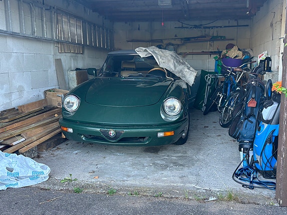 Alfa Romeo Spider 4 of 11