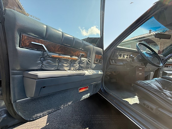 Chrysler New Yorker 7 of 23